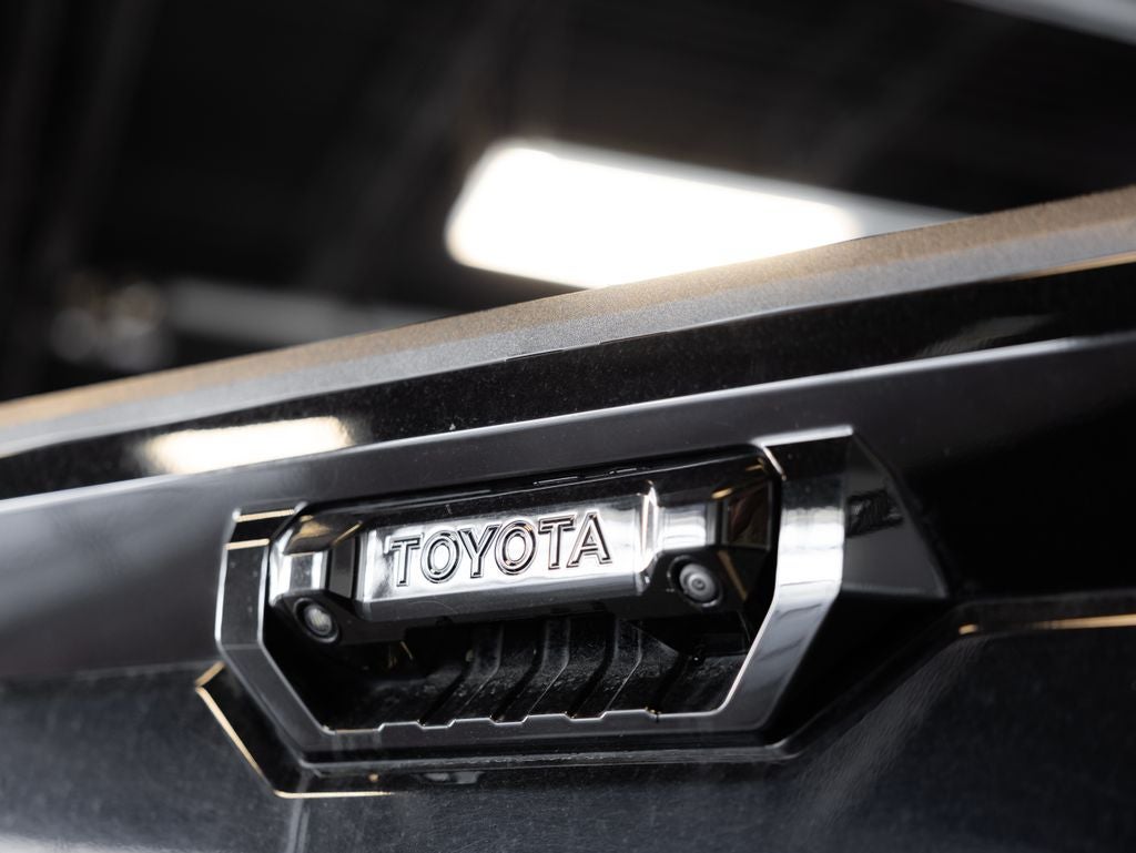 2023 Toyota Tundra Hybrid Platinum