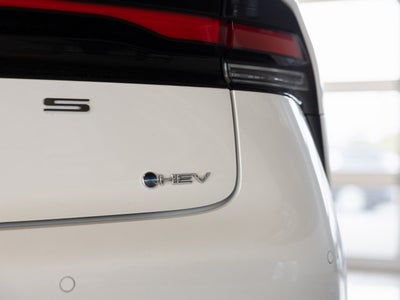 2023 Toyota Prius LE