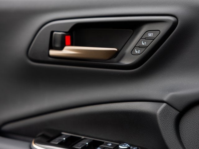 2025 Toyota Crown Platinum