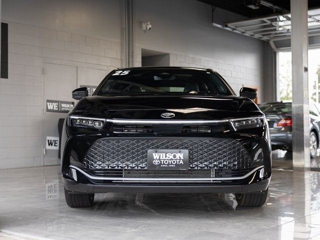 2025 Toyota Crown Platinum