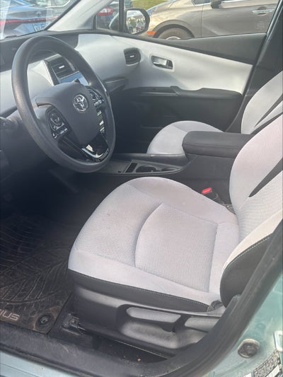 2021 Toyota Prius LE