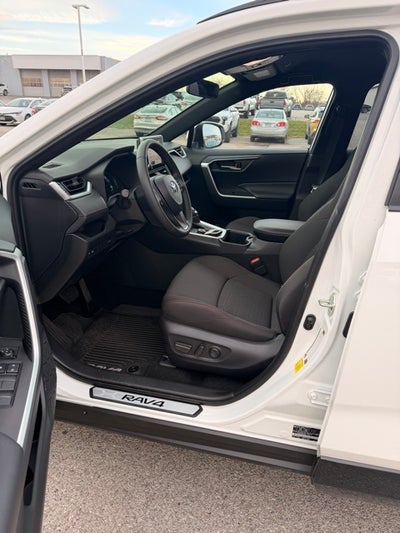 2025 Toyota RAV4 Plug-In Hybrid SE