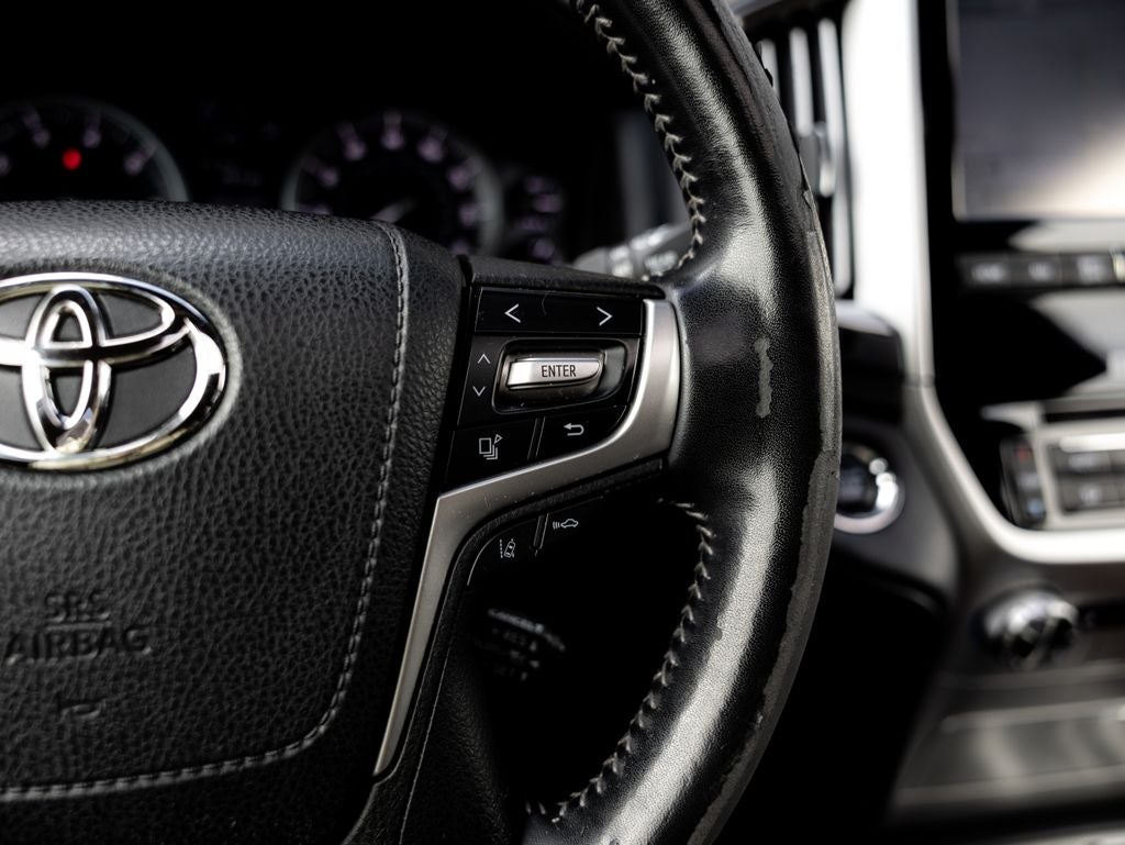 2016 Toyota Land Cruiser Base