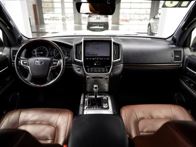 2016 Toyota Land Cruiser Base