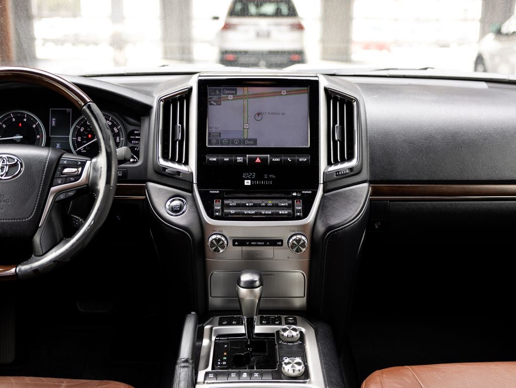 2016 Toyota Land Cruiser Base