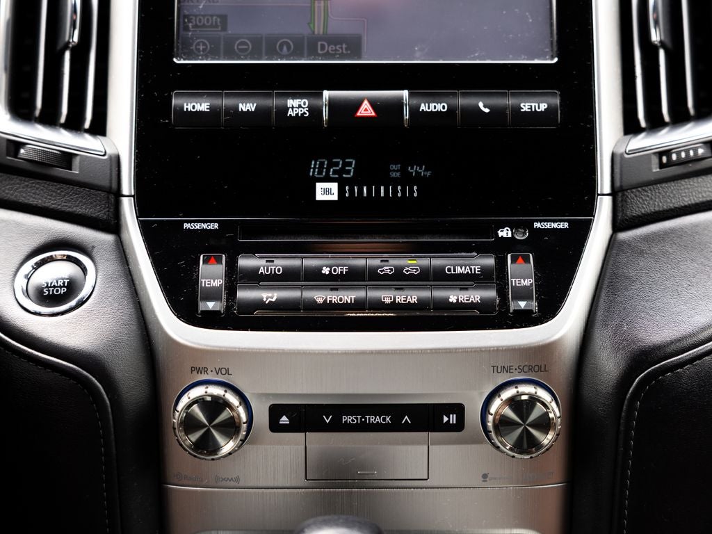 2016 Toyota Land Cruiser Base