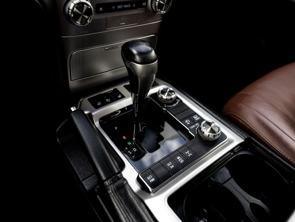 2016 Toyota Land Cruiser Base