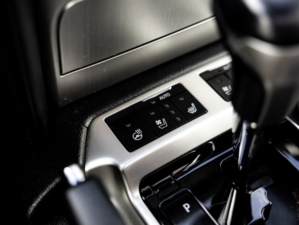 2016 Toyota Land Cruiser Base