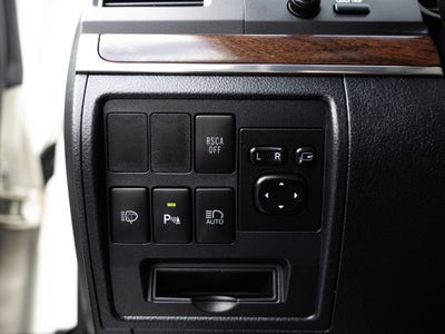 2016 Toyota Land Cruiser Base