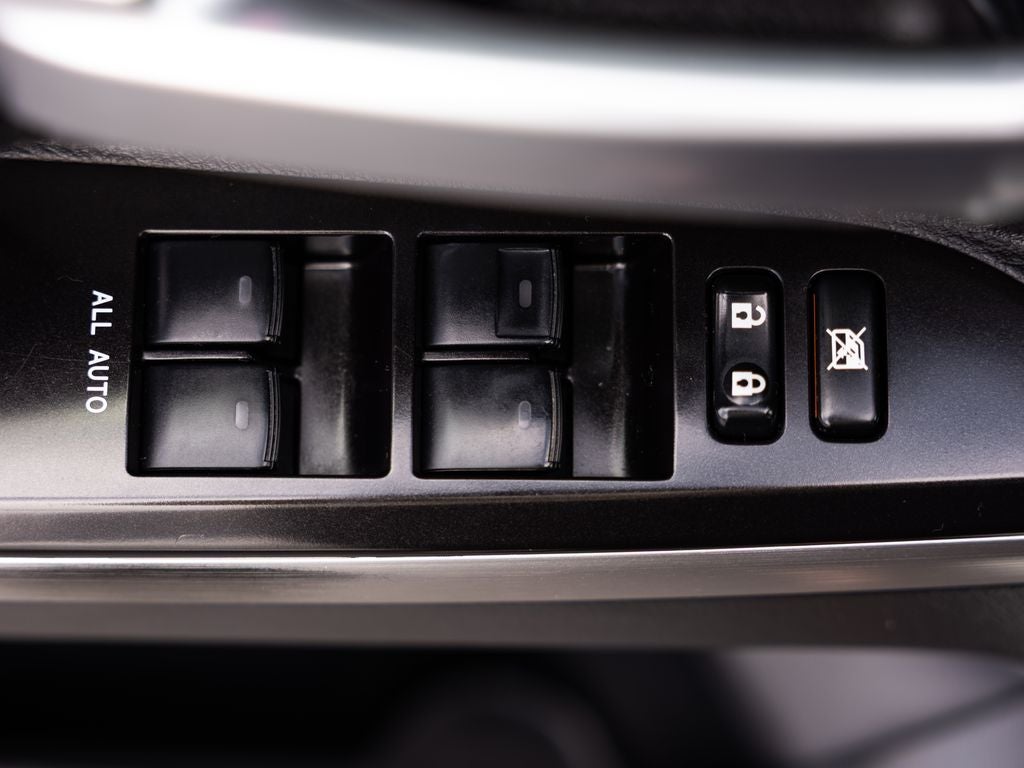 2016 Toyota Land Cruiser Base