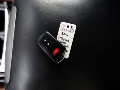 2016 Toyota Land Cruiser Base