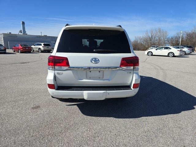 2016 Toyota Land Cruiser Base