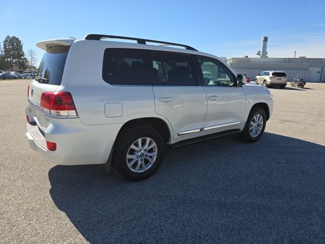 2016 Toyota Land Cruiser Base