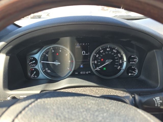 2016 Toyota Land Cruiser Base