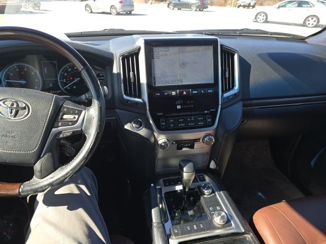 2016 Toyota Land Cruiser Base