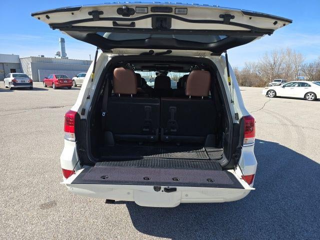 2016 Toyota Land Cruiser Base