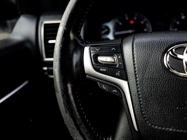 2016 Toyota Land Cruiser Base