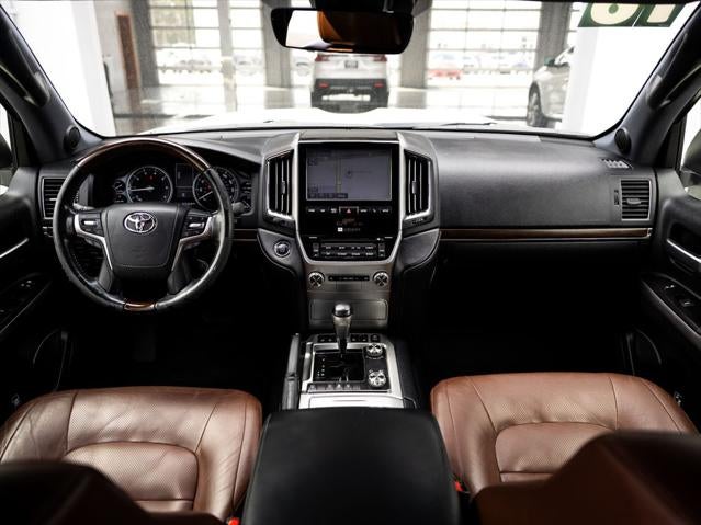 2016 Toyota Land Cruiser Base