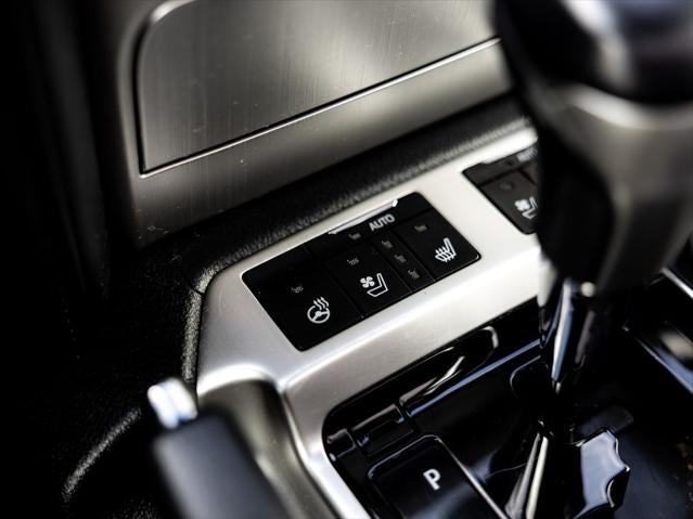 2016 Toyota Land Cruiser Base