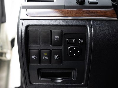 2016 Toyota Land Cruiser Base