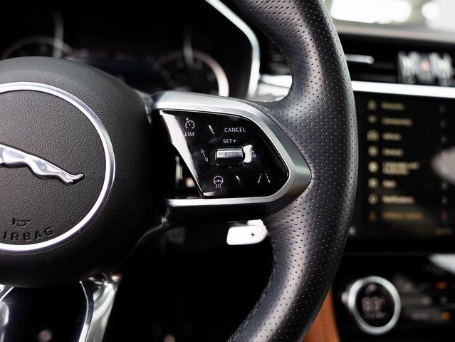 2023 Jaguar F-PACE P400 R-Dynamic S